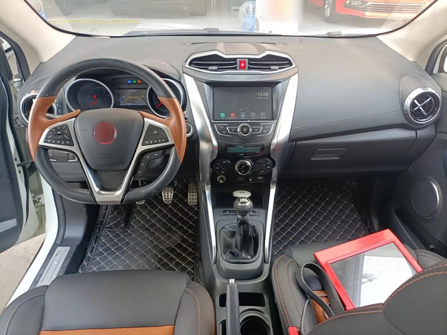 BYD Yuan 2016 1.5L Manual Luxury Version — миниатюра 12