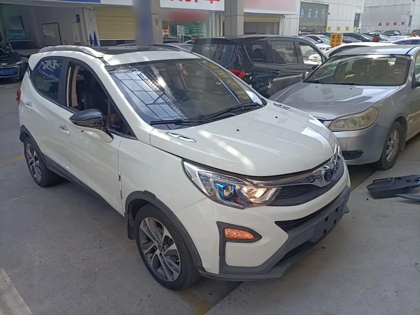 BYD Yuan 2016 1.5L Manual Luxury Version — миниатюра 6