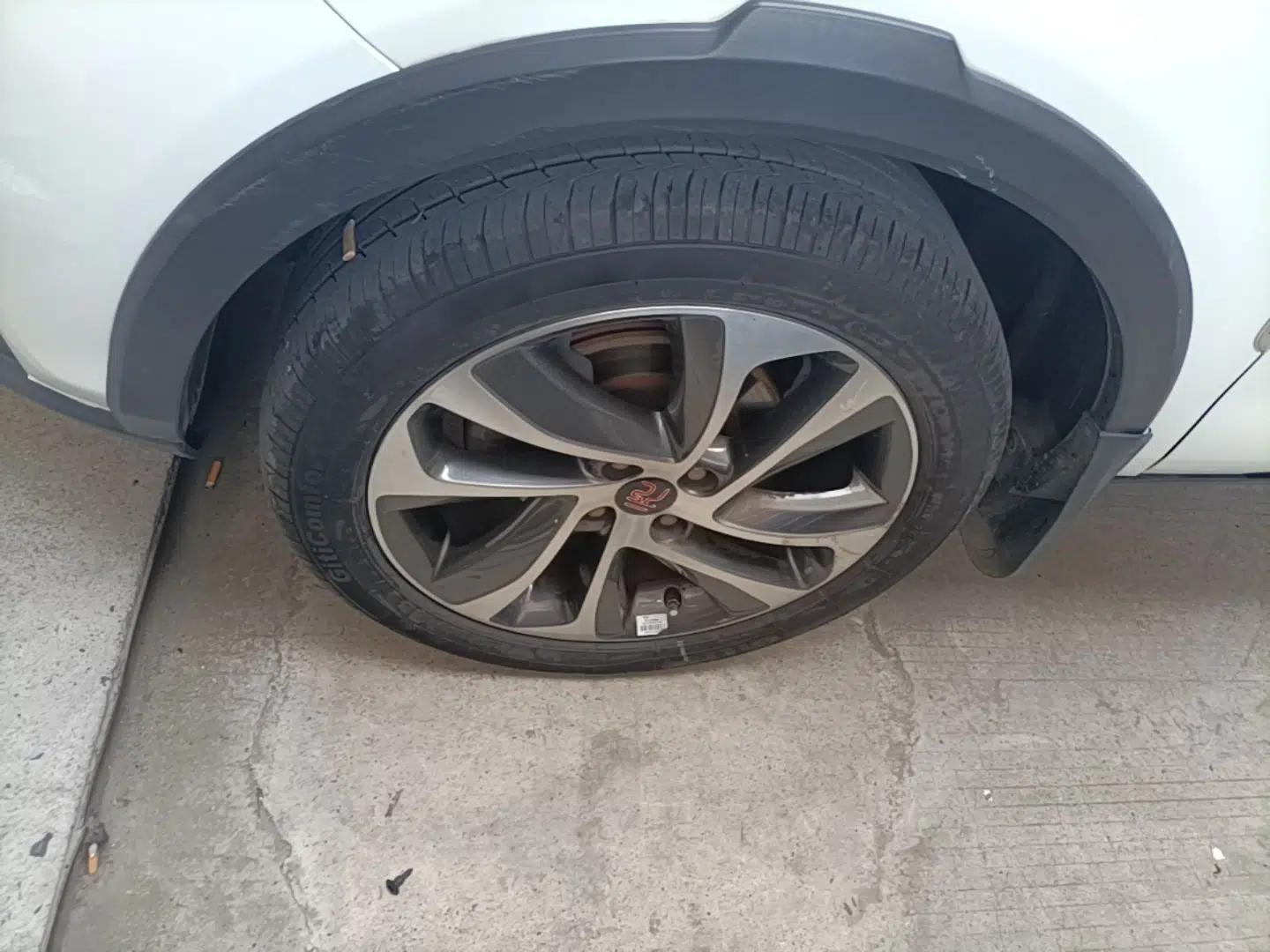 BYD Yuan 2016 1.5L Manual Luxury Version — миниатюра 9