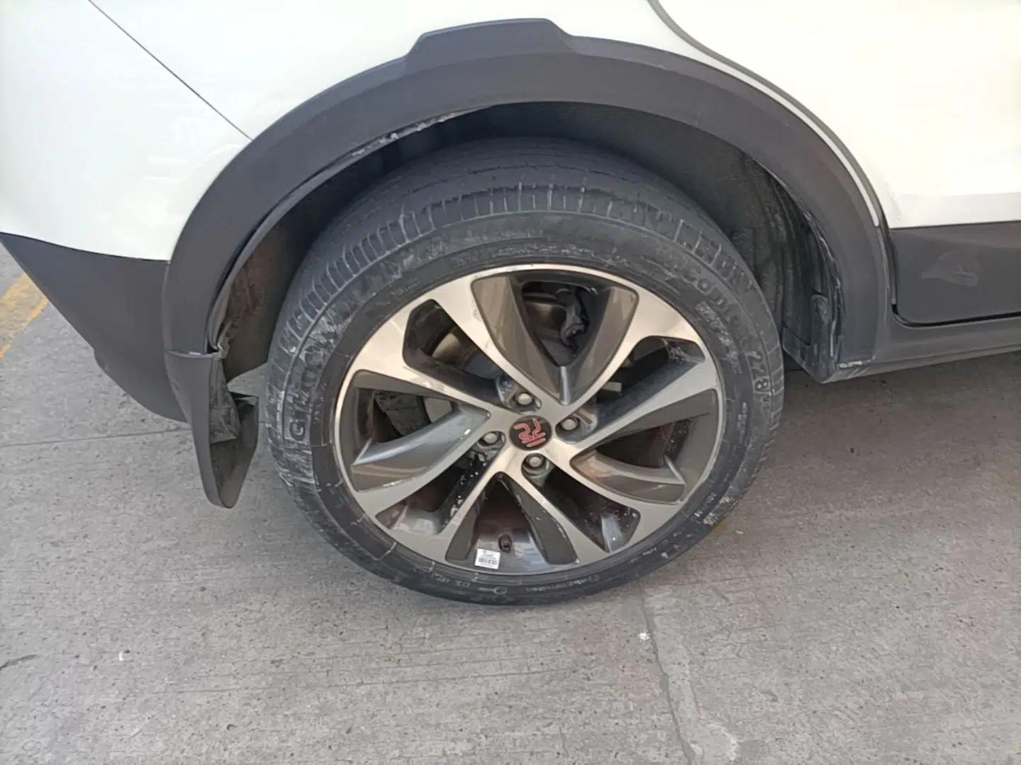 BYD Yuan 2016 1.5L Manual Luxury Version — миниатюра 10