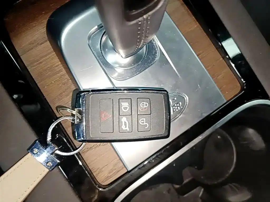 Discover Sporty New Energy 2022 P300e Performance Technology Edition — миниатюра 9