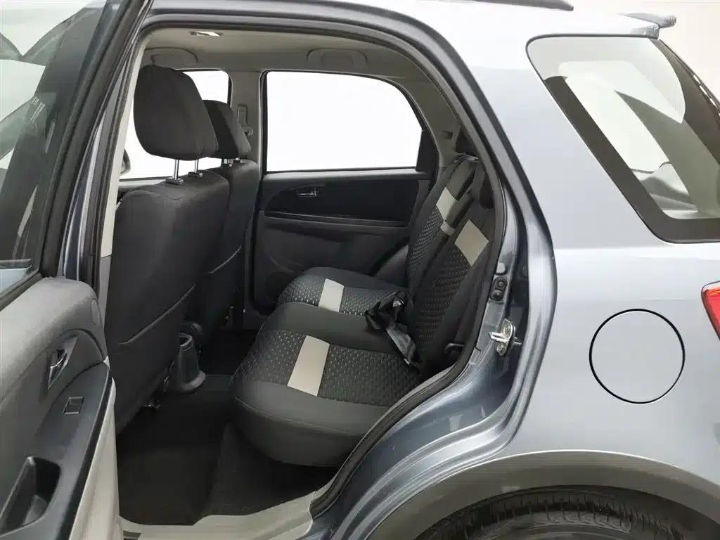 SX4 2011 Facelift 1.6L Automatic Dynamic Edition — миниатюра 15