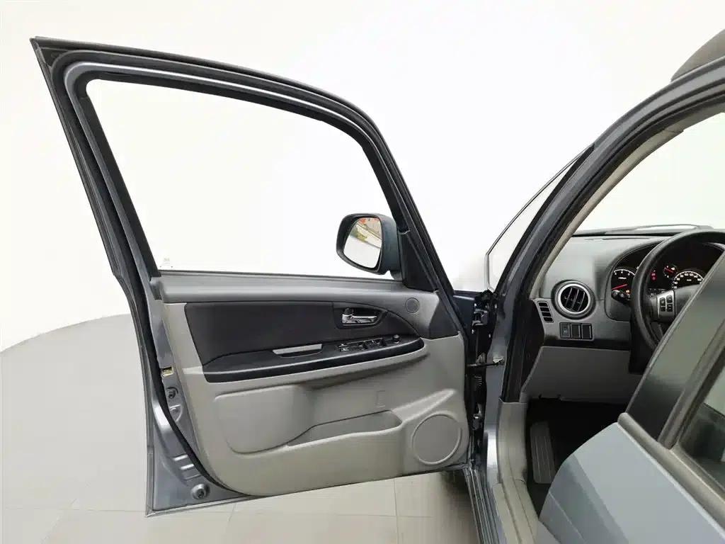 SX4 2011 Facelift 1.6L Automatic Dynamic Edition — миниатюра 8