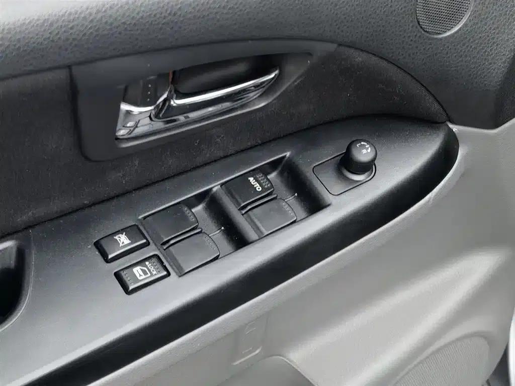SX4 2011 Facelift 1.6L Automatic Dynamic Edition — миниатюра 9