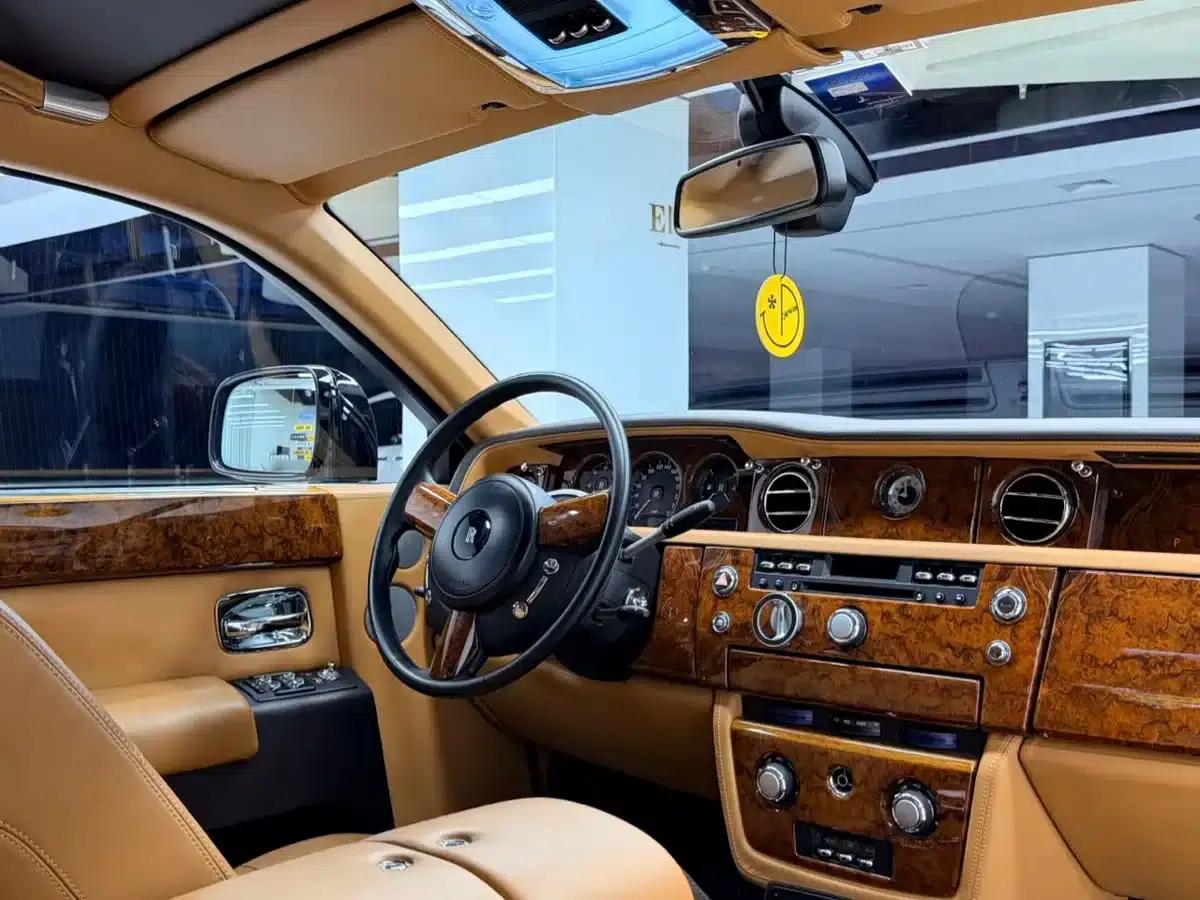 2006 Phantom 6.7L Extended Wheelbase (EWB) — миниатюра 4