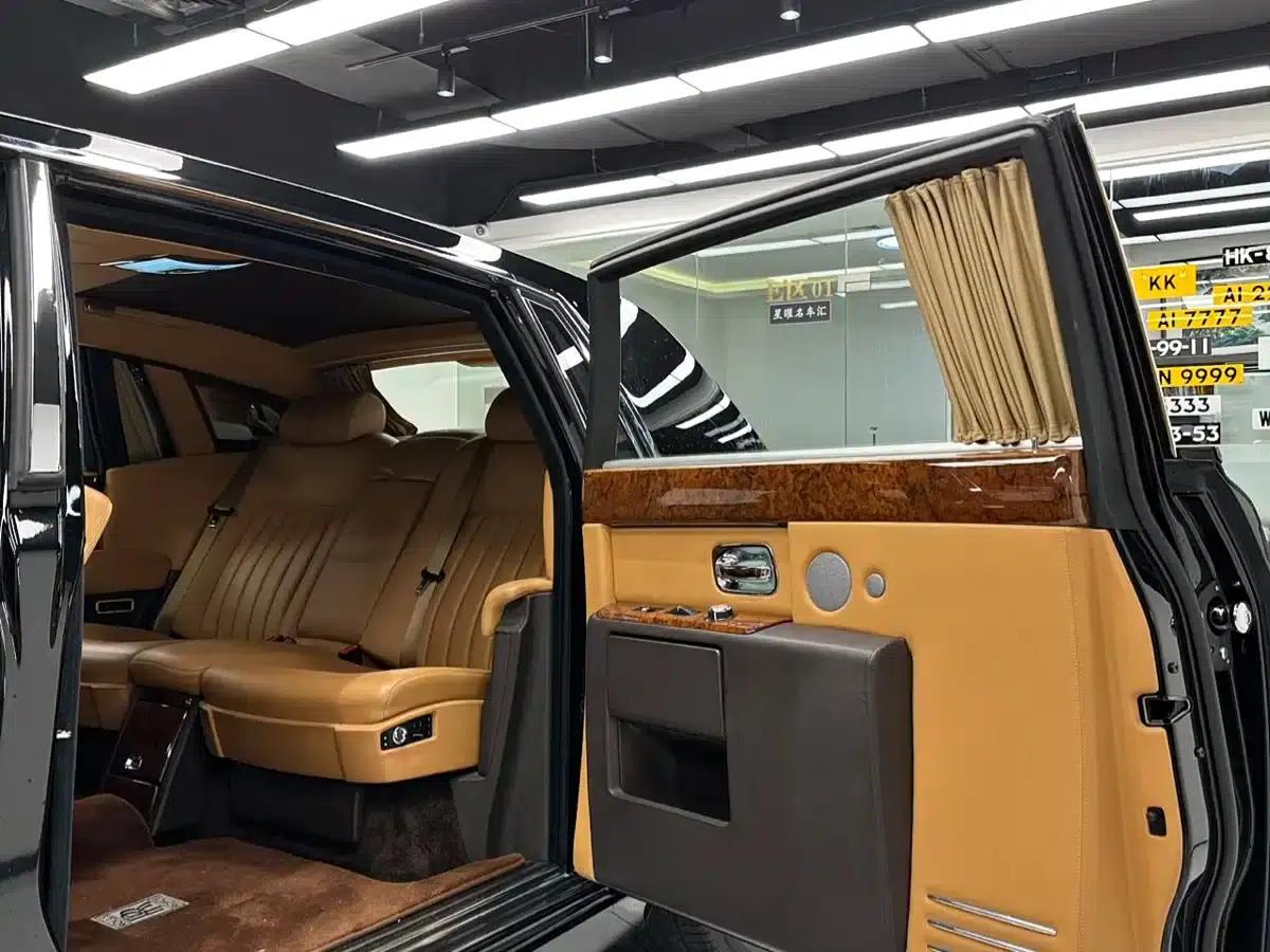2006 Phantom 6.7L Extended Wheelbase (EWB) — миниатюра 6