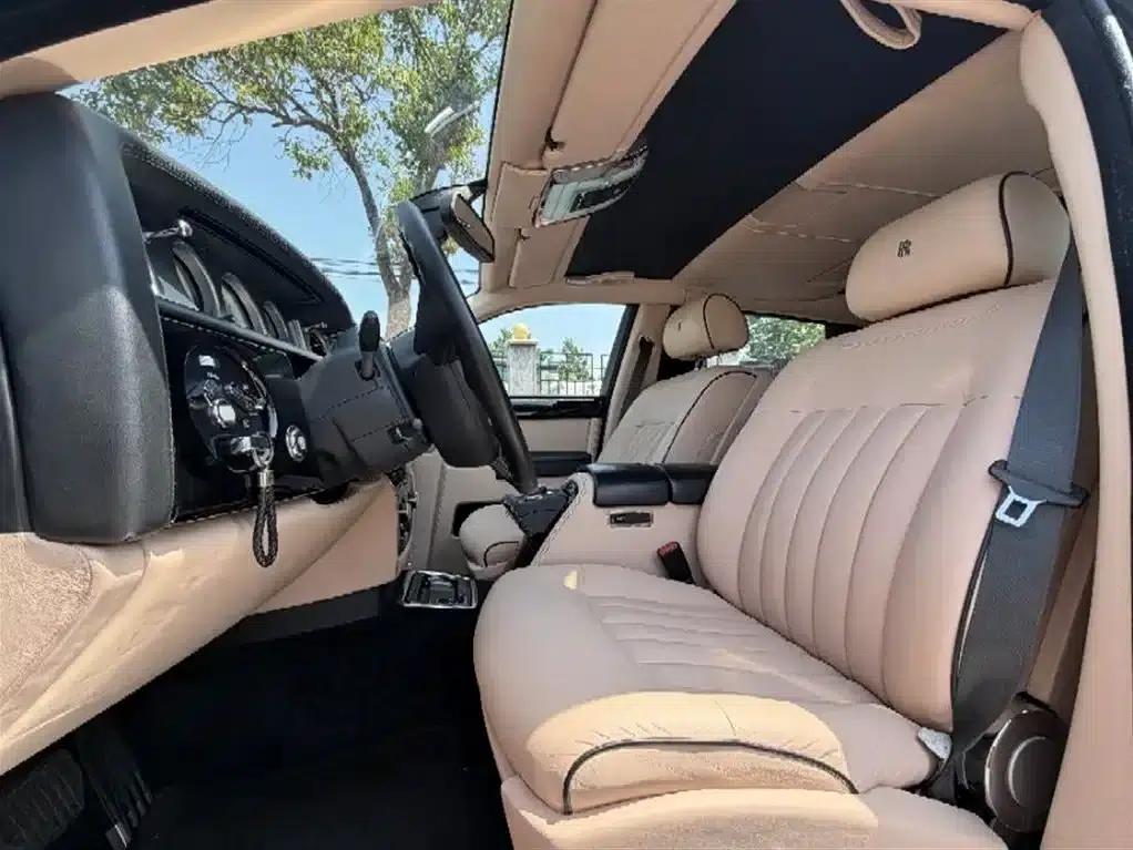 2006 Phantom 6.7L Extended Wheelbase (EWB) — миниатюра 4