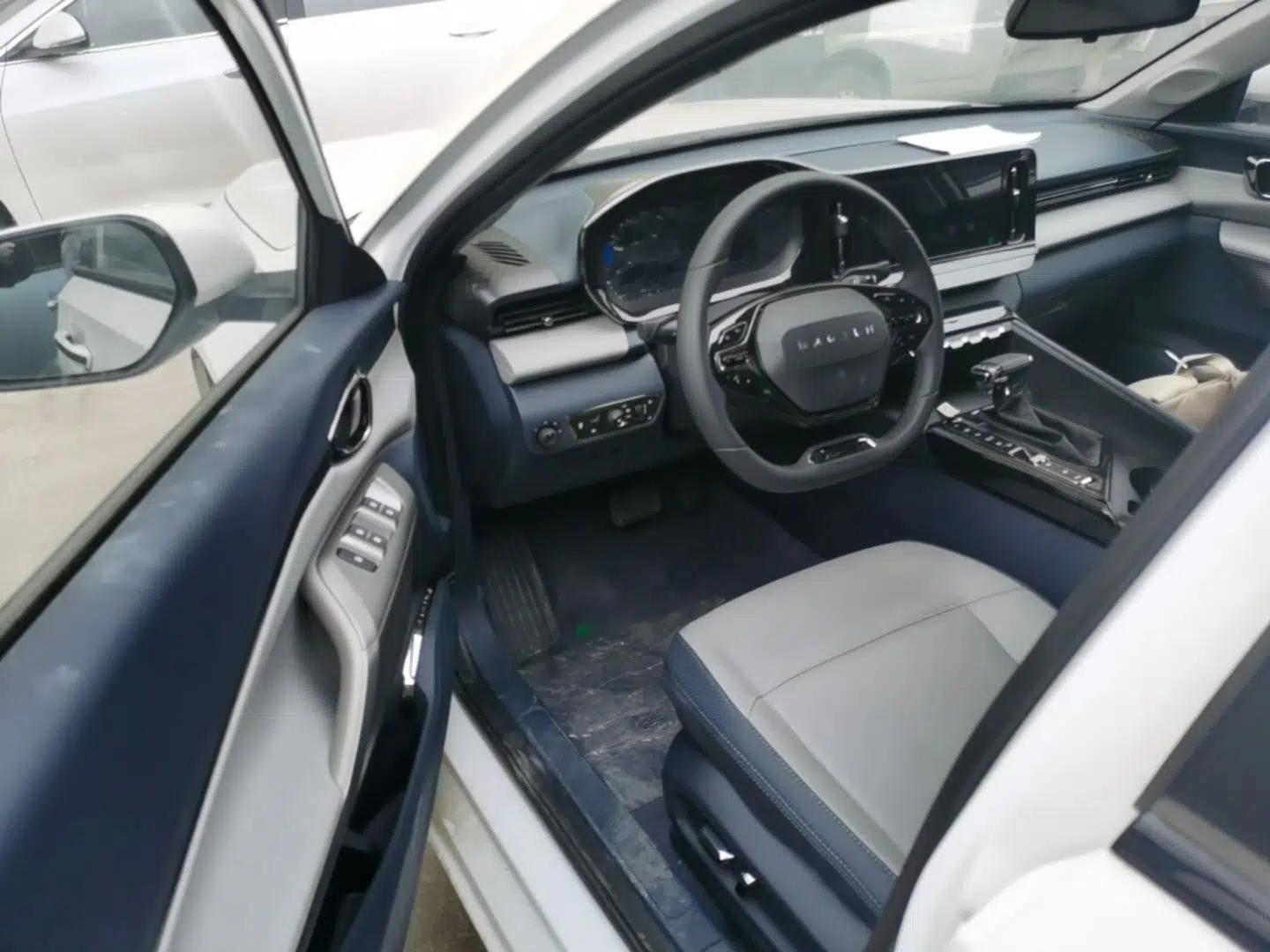 Baojun RC-5 2020 1.5T CVT Smart Shine Prestige Edition — миниатюра 19
