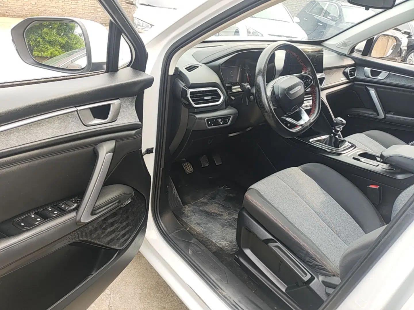 Baojun RS-5 2019 1.5T Manual Super Connectivity Version China VI — миниатюра 19