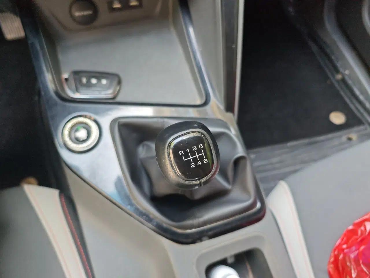 Baojun RC-6 2019 1.5T Manual 24-Hour Online Luxury Version — миниатюра 15