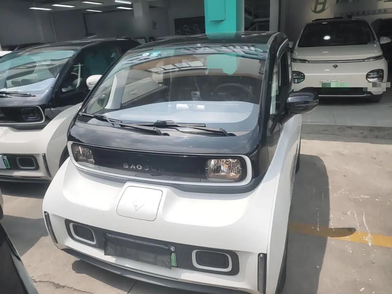 Baojun E300 2020 Star Travel Edition — миниатюра 2