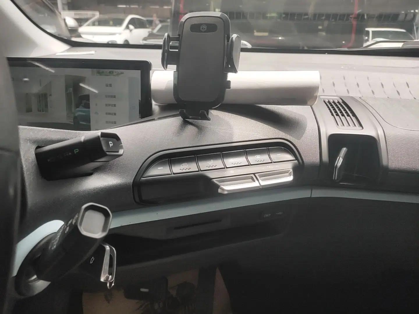 Baojun E300 2020 Star Travel Edition — миниатюра 15