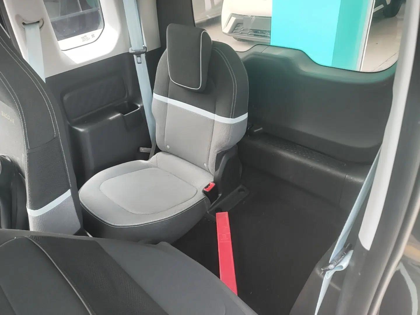 Baojun E300 2020 Star Travel Edition — миниатюра 19