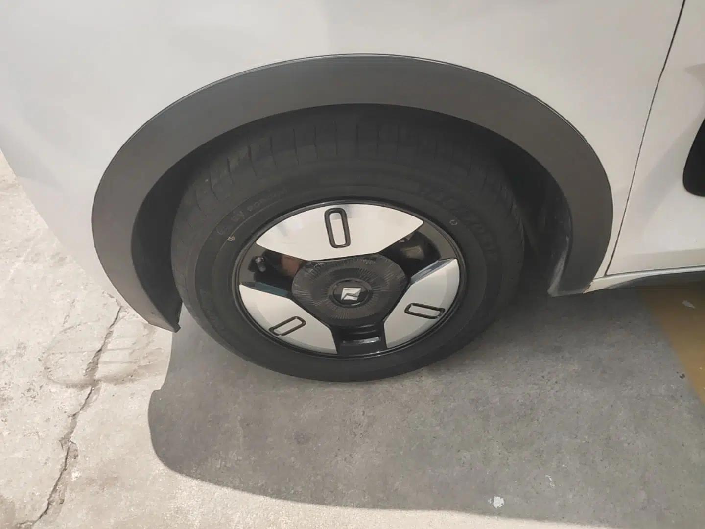 Baojun E300 2020 Star Travel Edition — миниатюра 9
