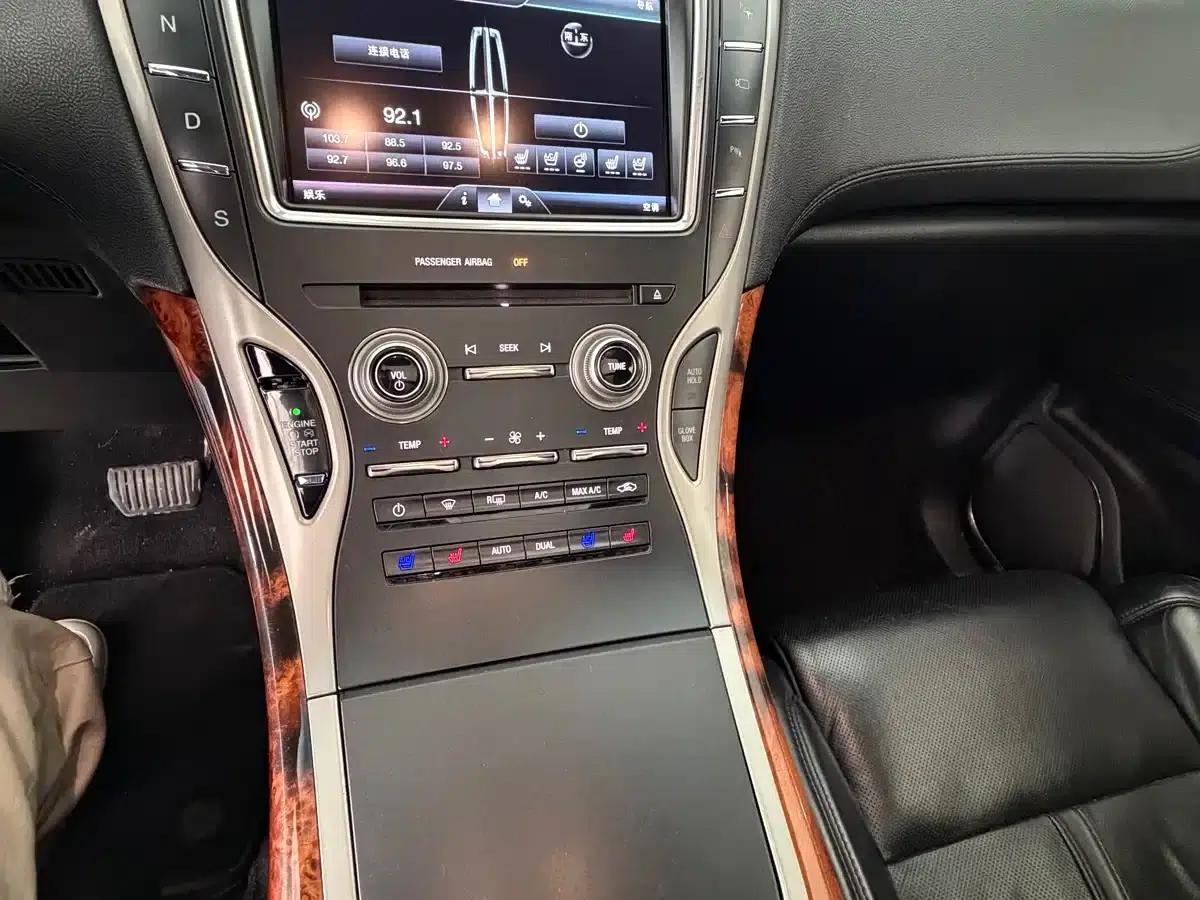 Lincoln MKX 2015 2.7T AWD Premium Edition — миниатюра 11