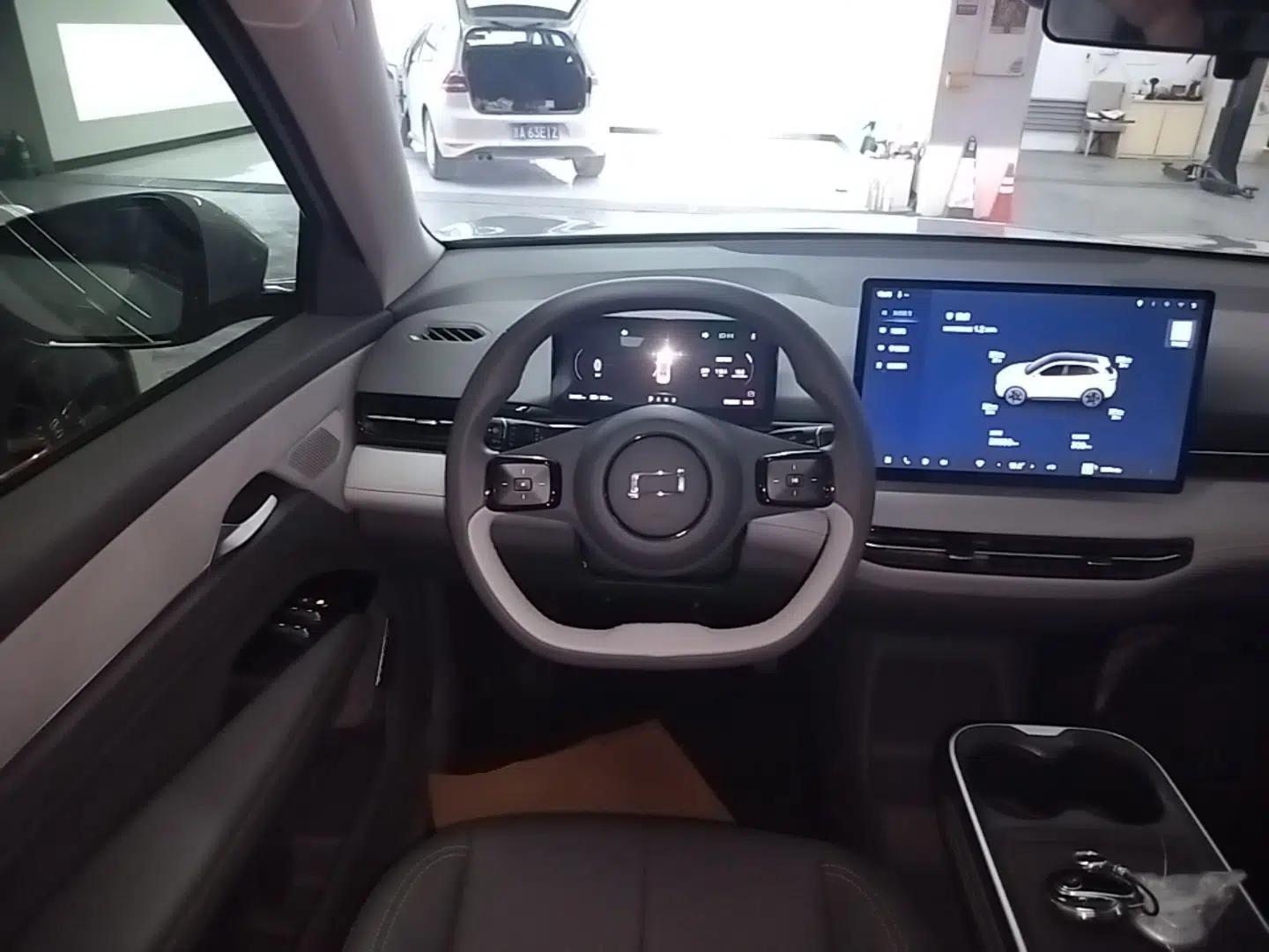Bestune Yueyi 03 2025 445km Joyful Edition — миниатюра 14