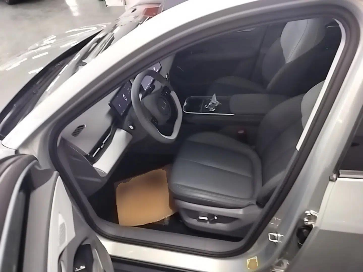 Bestune Yueyi 03 2025 445km Joyful Edition — миниатюра 19