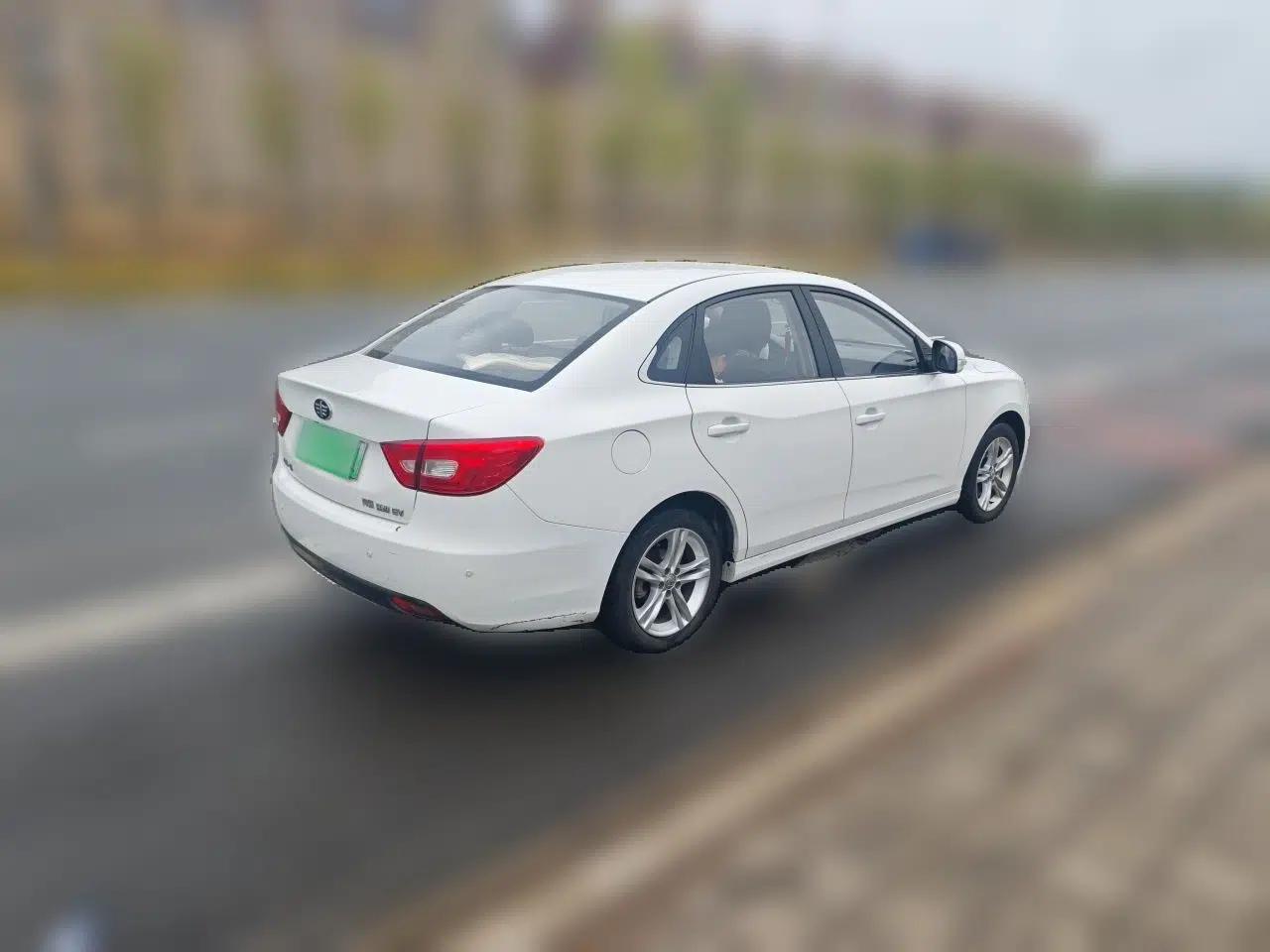 Bestune B30EV 2018 Comfort Model — миниатюра 6