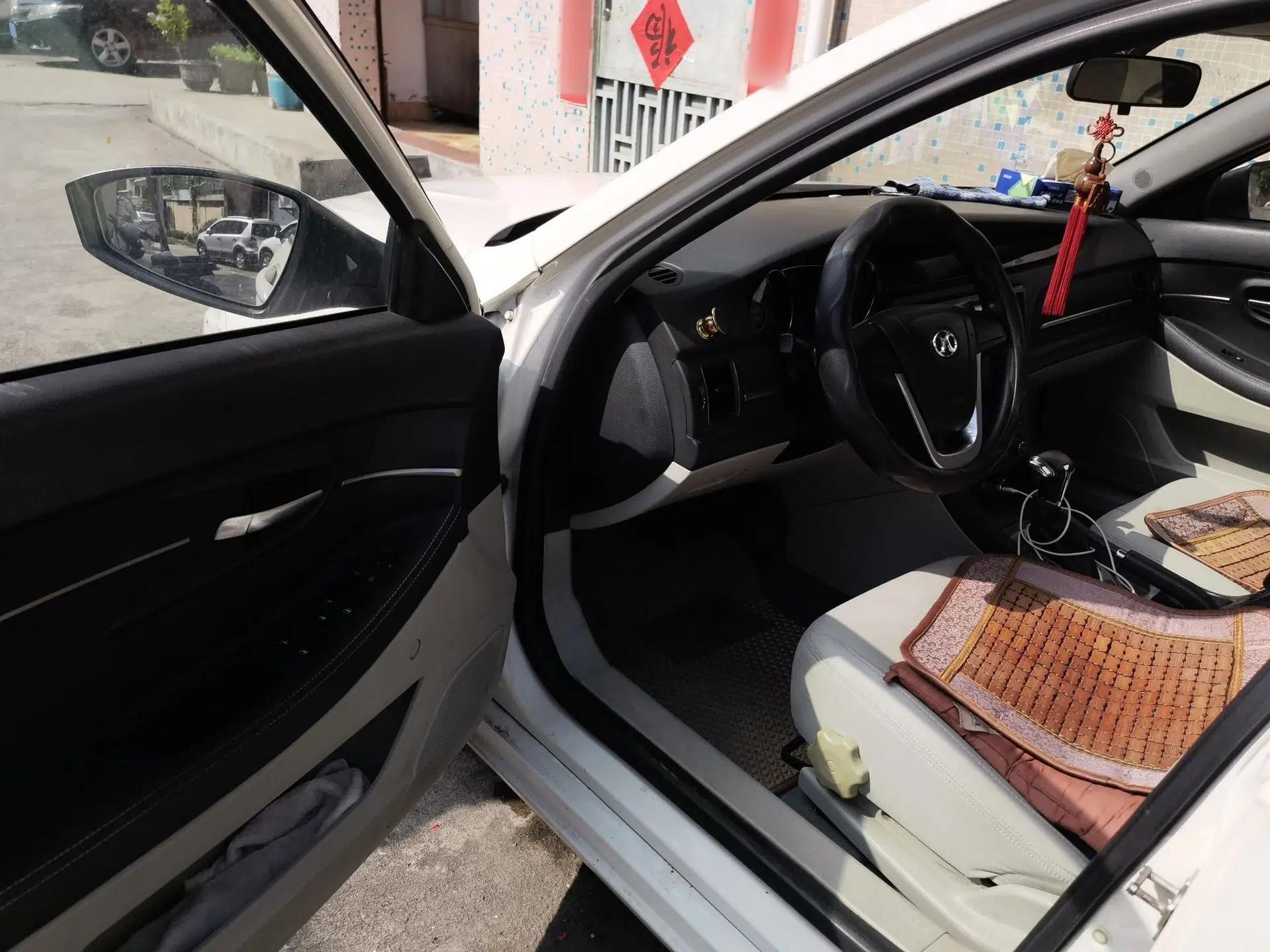 BAIC Senova D50 2014 1.5L CVT Standard Edition — миниатюра 17