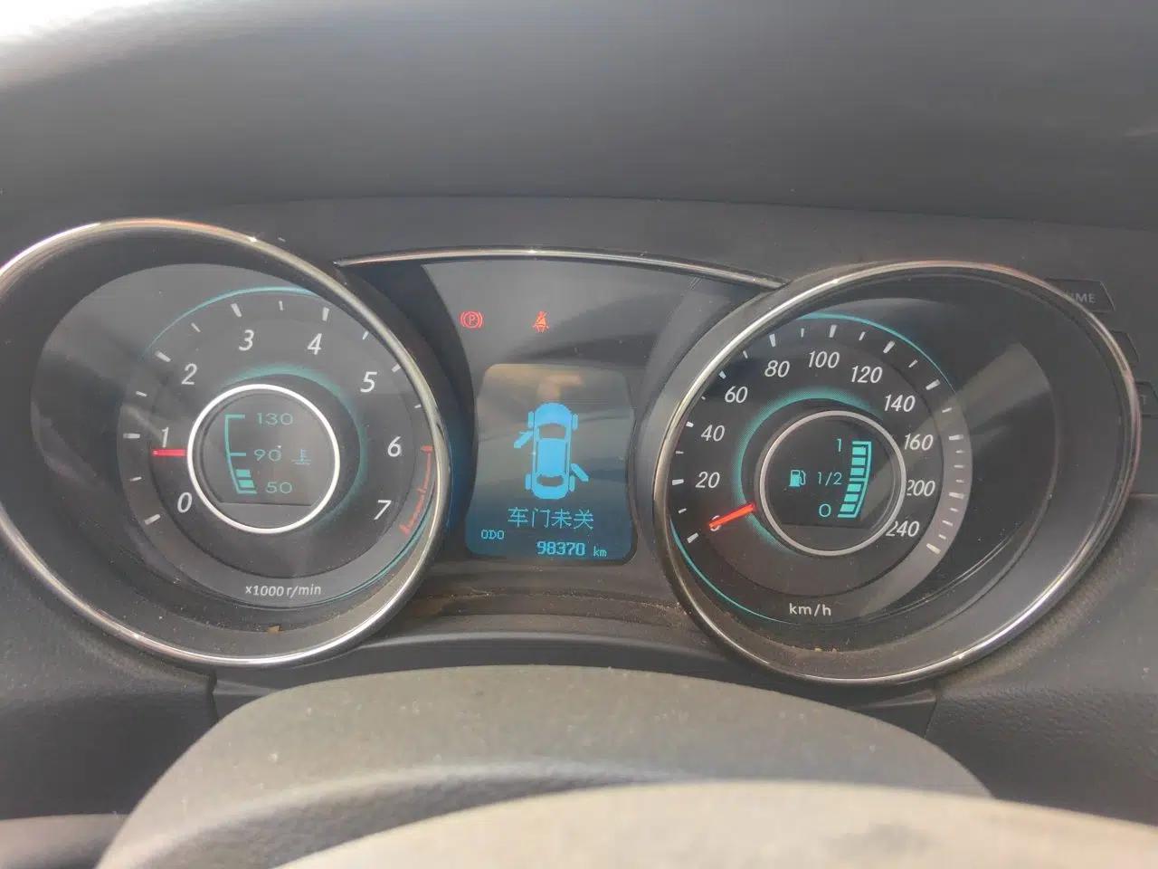 BAIC Senova D50 2014 1.5L manual comfort version — миниатюра 12