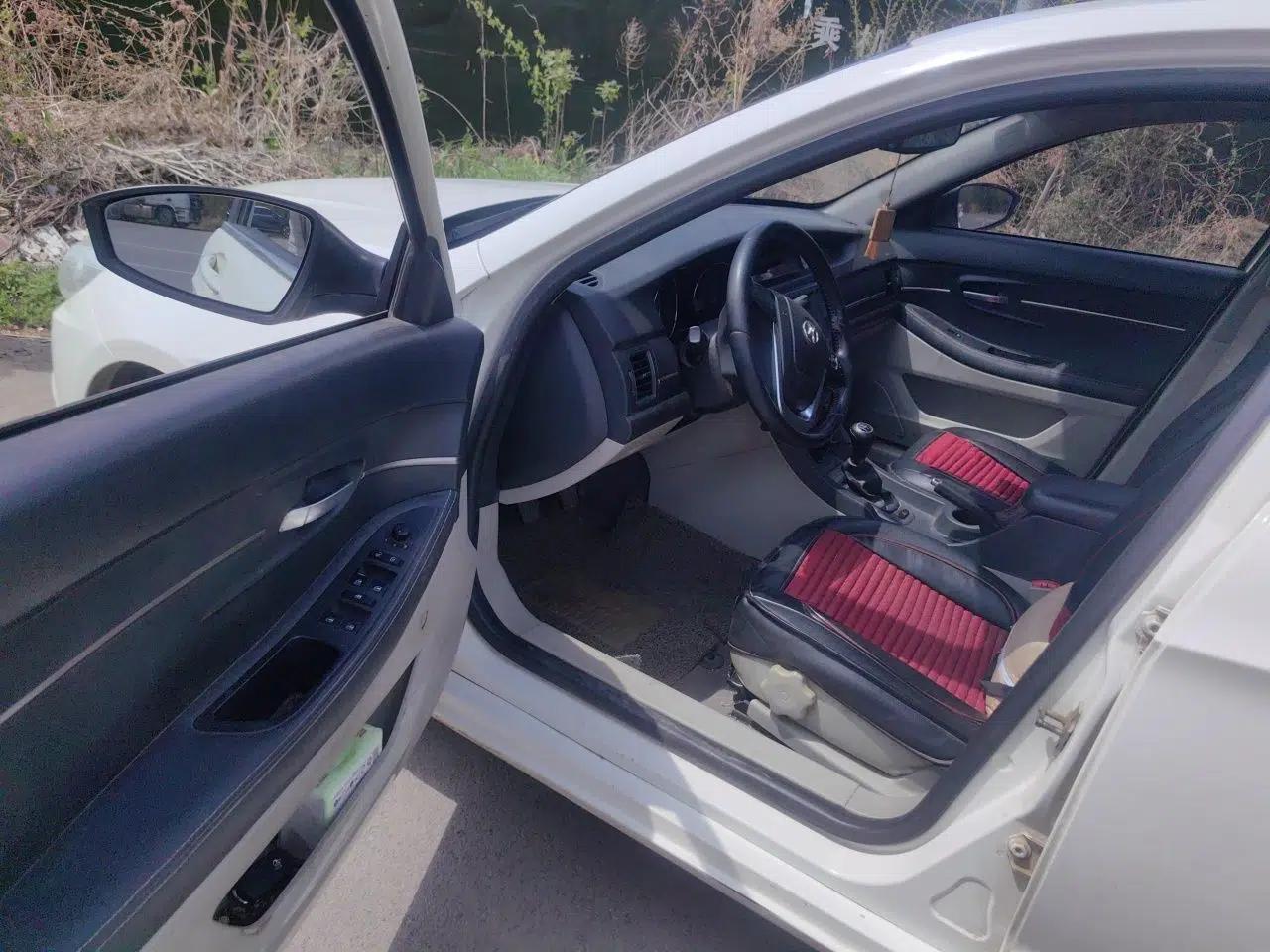 BAIC Senova D50 2014 1.5L manual comfort version — миниатюра 17