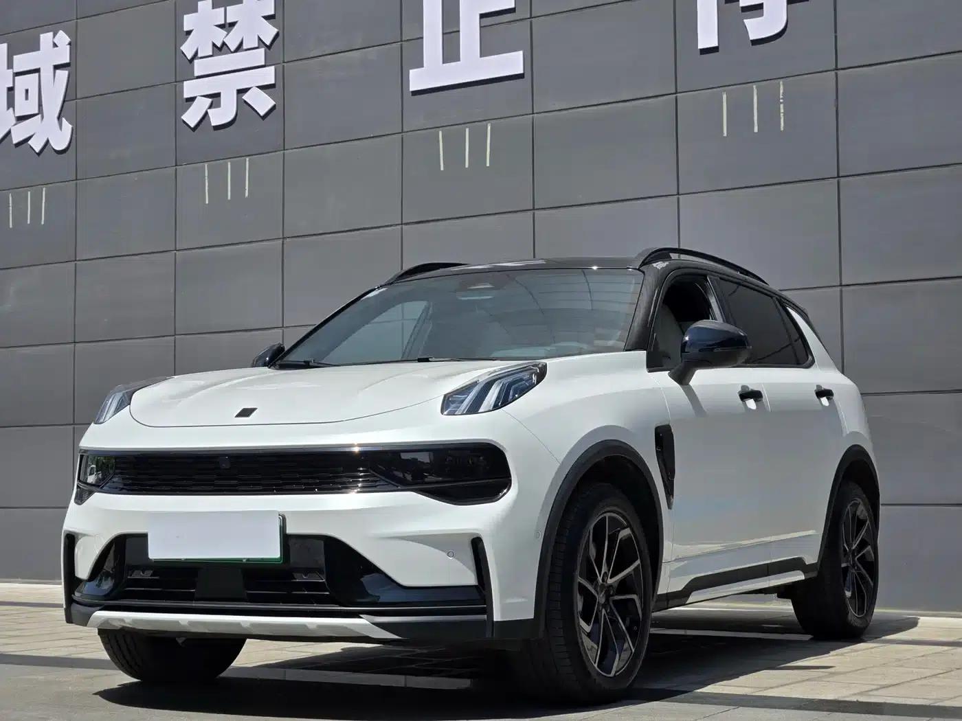 Lynk & Co 01 EM-P 2023 1.5TD EM-P Dawn Edition — миниатюра 1