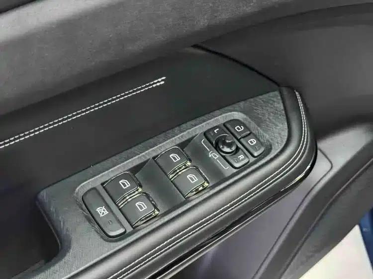 Lynk & Co 01 EM-P 2022 1.5TD PHEV Plus — миниатюра 6