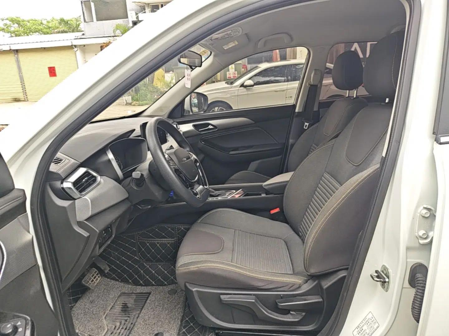 BAIC Beijing X3 2019 1.5T CVT Glory Edition — миниатюра 18