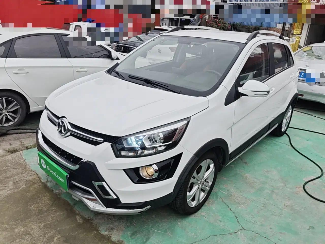 BAIC Senova X25 2015 1.5L manual Comfort trim level — миниатюра 1