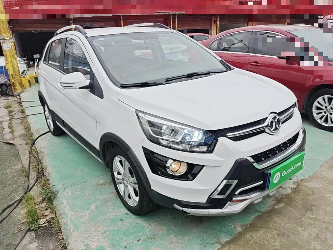 BAIC Senova X25 2015 1.5L manual Comfort trim level — миниатюра 3