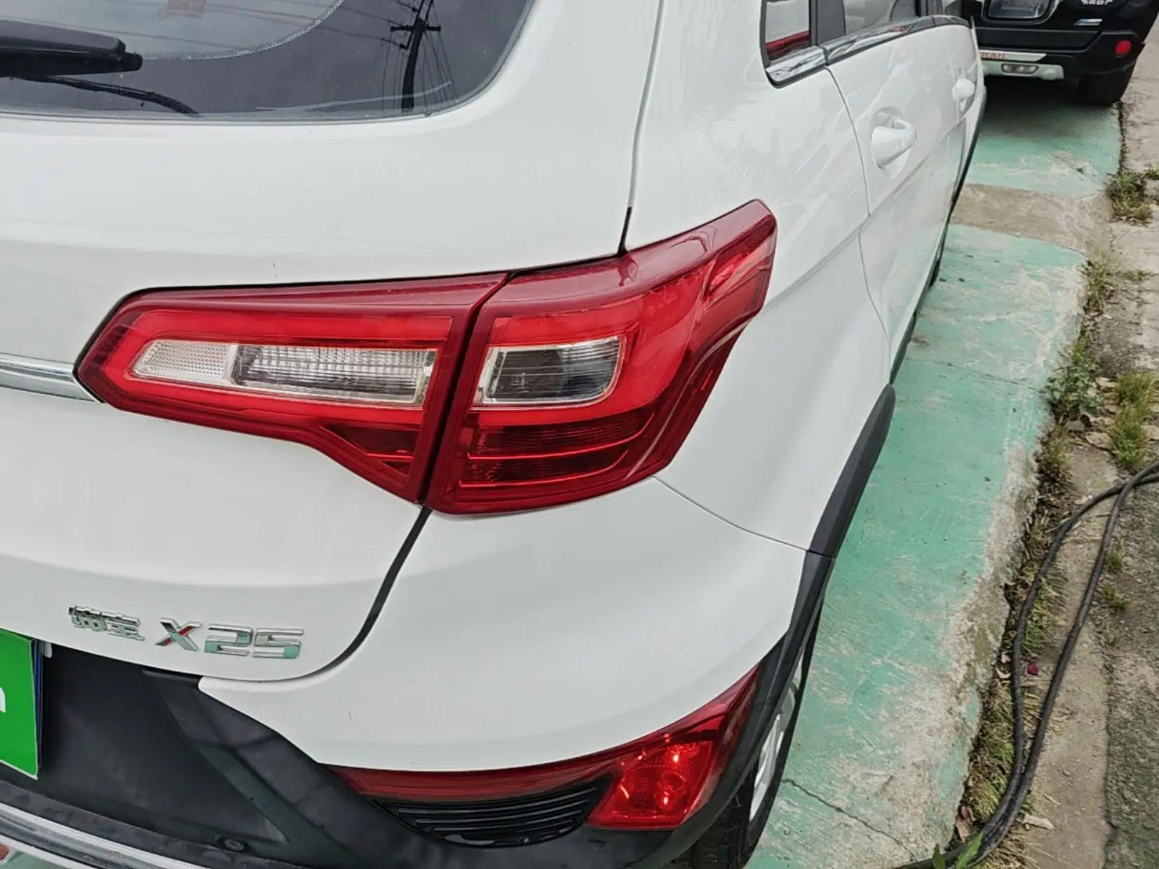 BAIC Senova X25 2015 1.5L manual Comfort trim level — миниатюра 7
