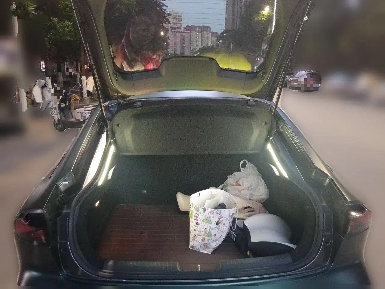CHANGAN UNI-V iDD 2023 ZhiDian iDD 1.5T 113km Smart & Fun Version — миниатюра 20
