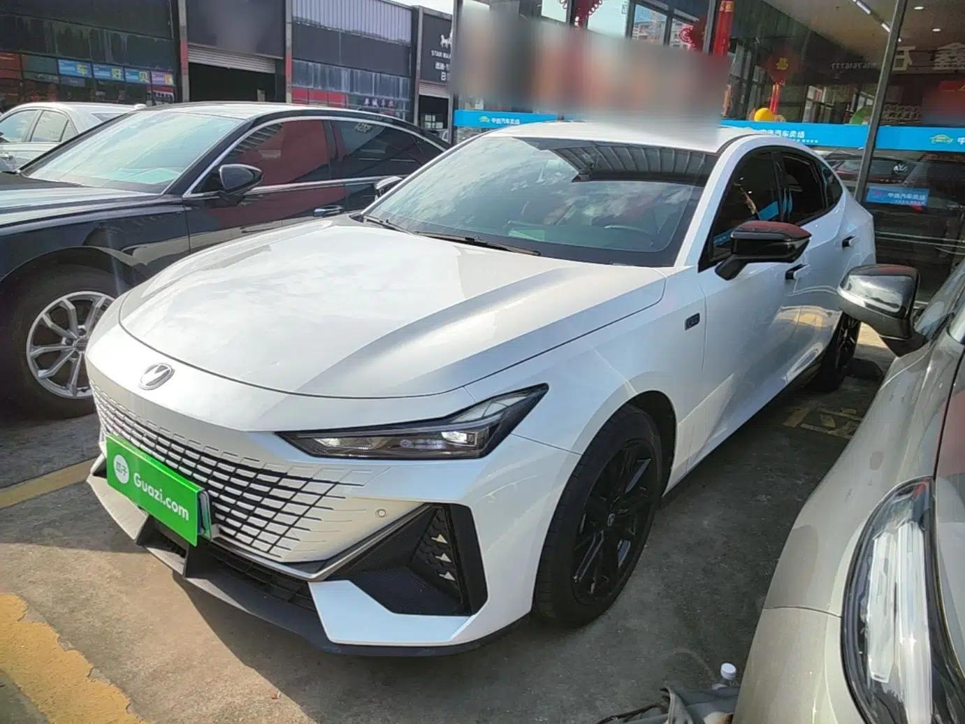 CHANGAN UNI-V iDD 2023 ZhiDian iDD 1.5T 113km Smart & Fun Version — миниатюра 1