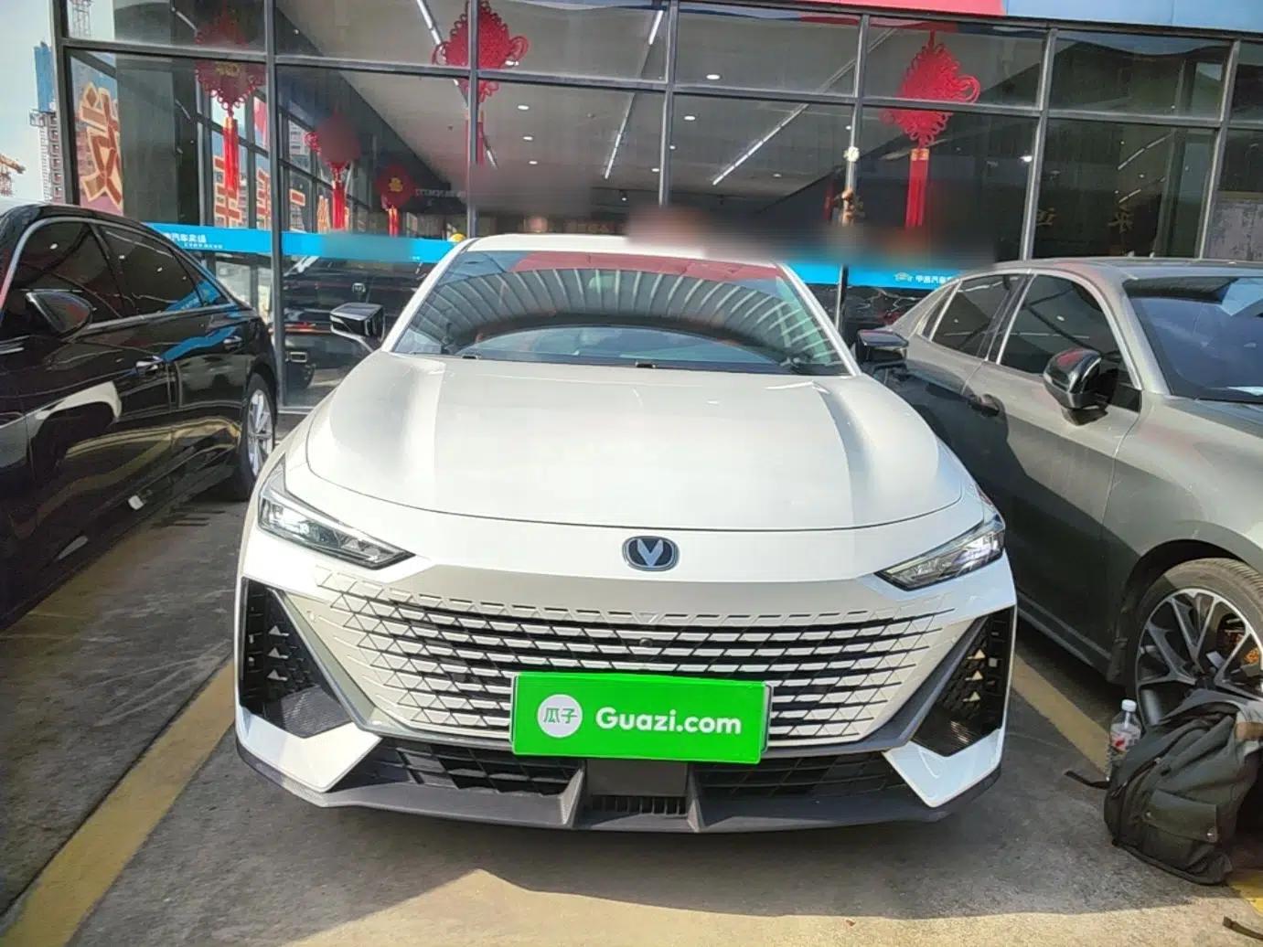 CHANGAN UNI-V iDD 2023 ZhiDian iDD 1.5T 113km Smart & Fun Version — миниатюра 2