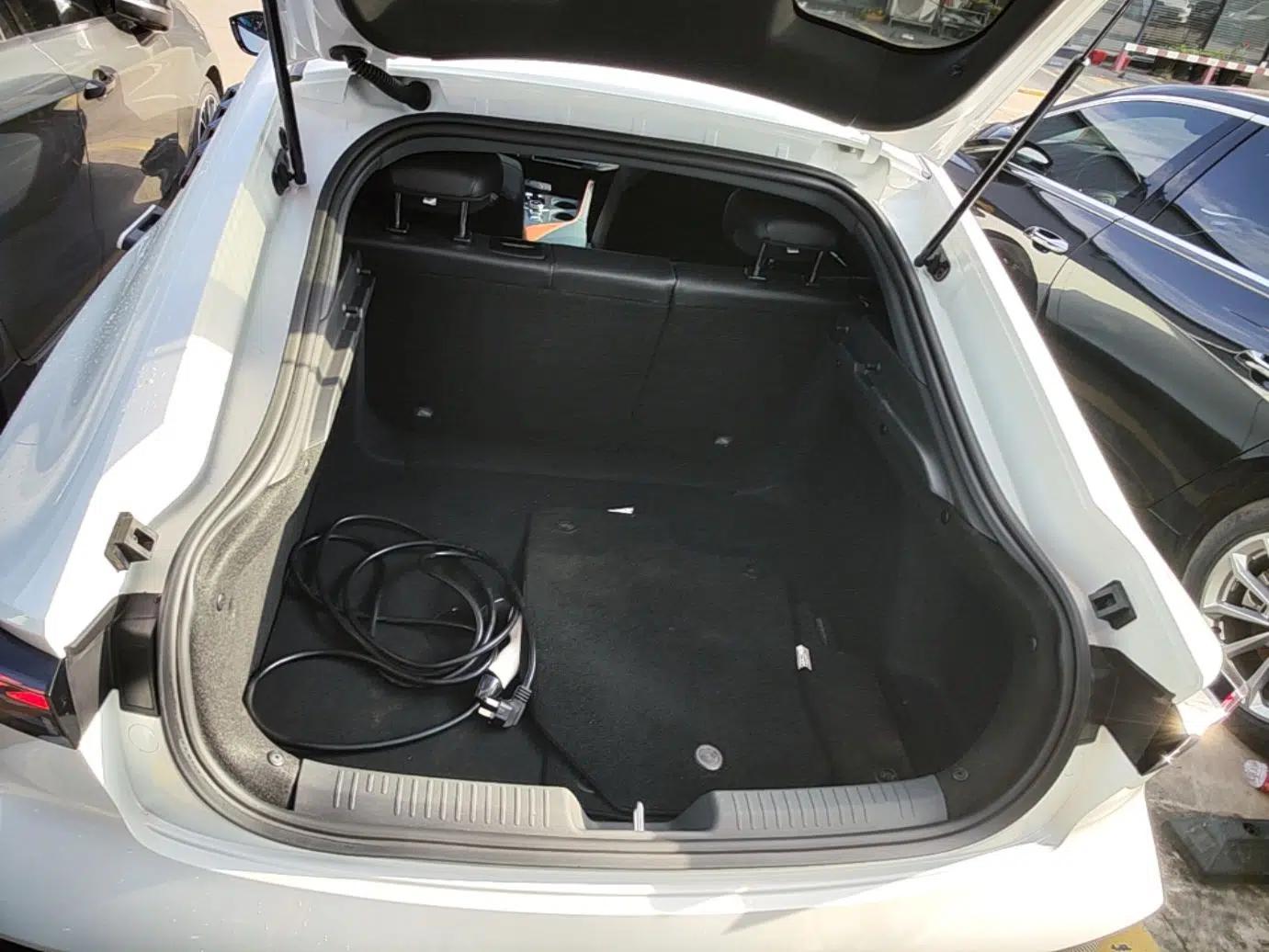 CHANGAN UNI-V iDD 2023 ZhiDian iDD 1.5T 113km Smart & Fun Version — миниатюра 22