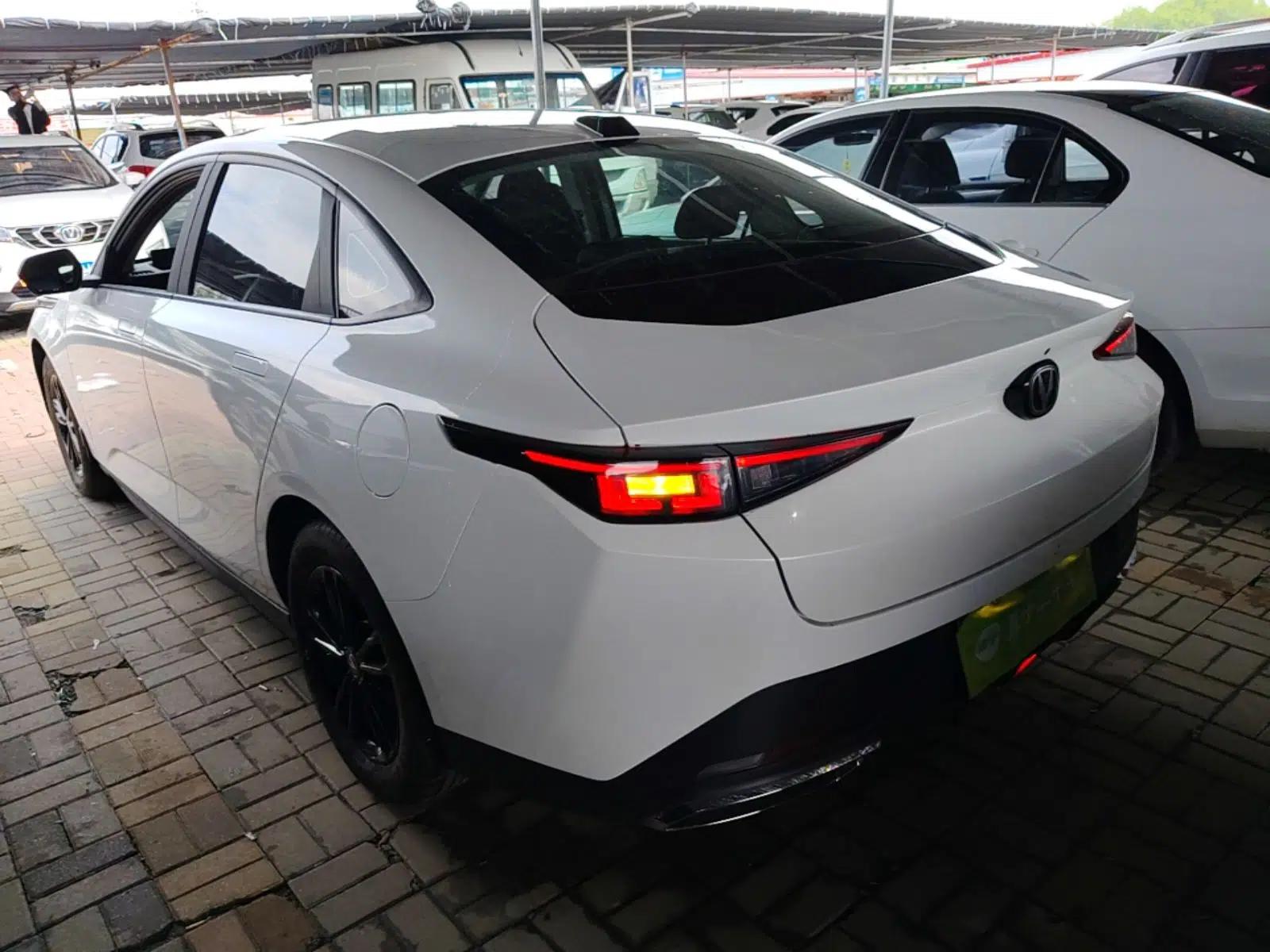 CHANGAN Eado DD 2023 Blue Whale NE 1.5T GDI DCT Luxury Edition — миниатюра 4