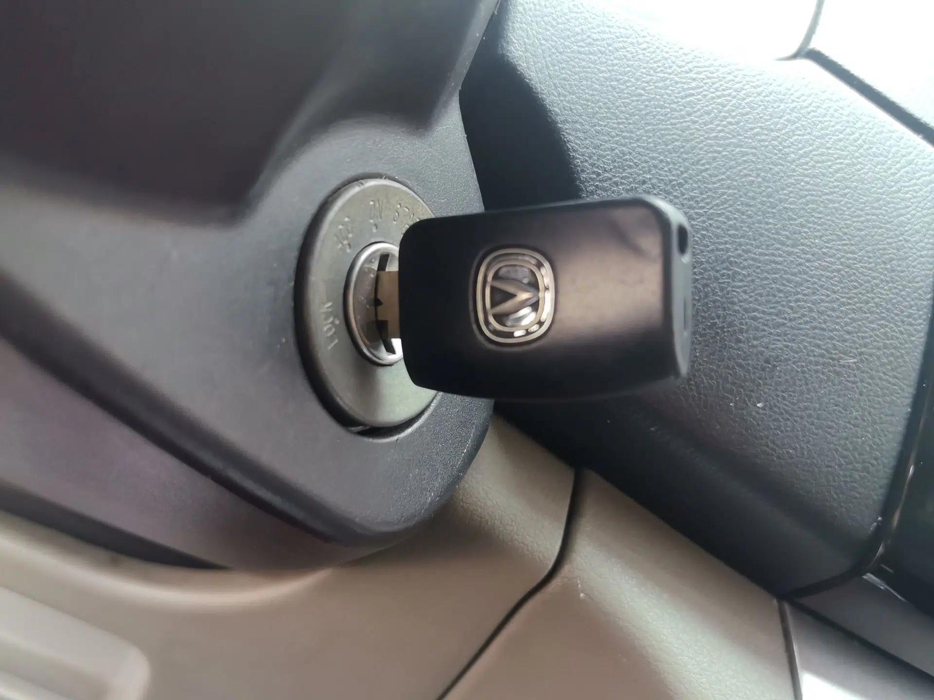 CHANGAN Alsvin V3 2012 1.3L Manual Comfort Version China IV Standard — миниатюра 9