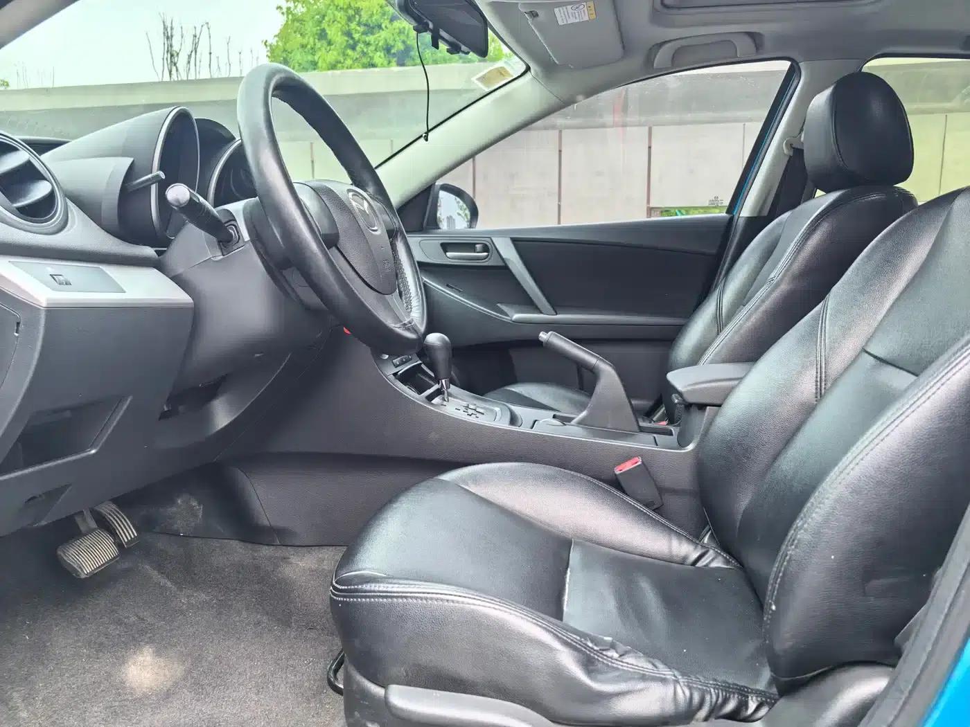 Mazda3 Axela 2012 Hatchback 1.6L Automatic Elite — миниатюра 5