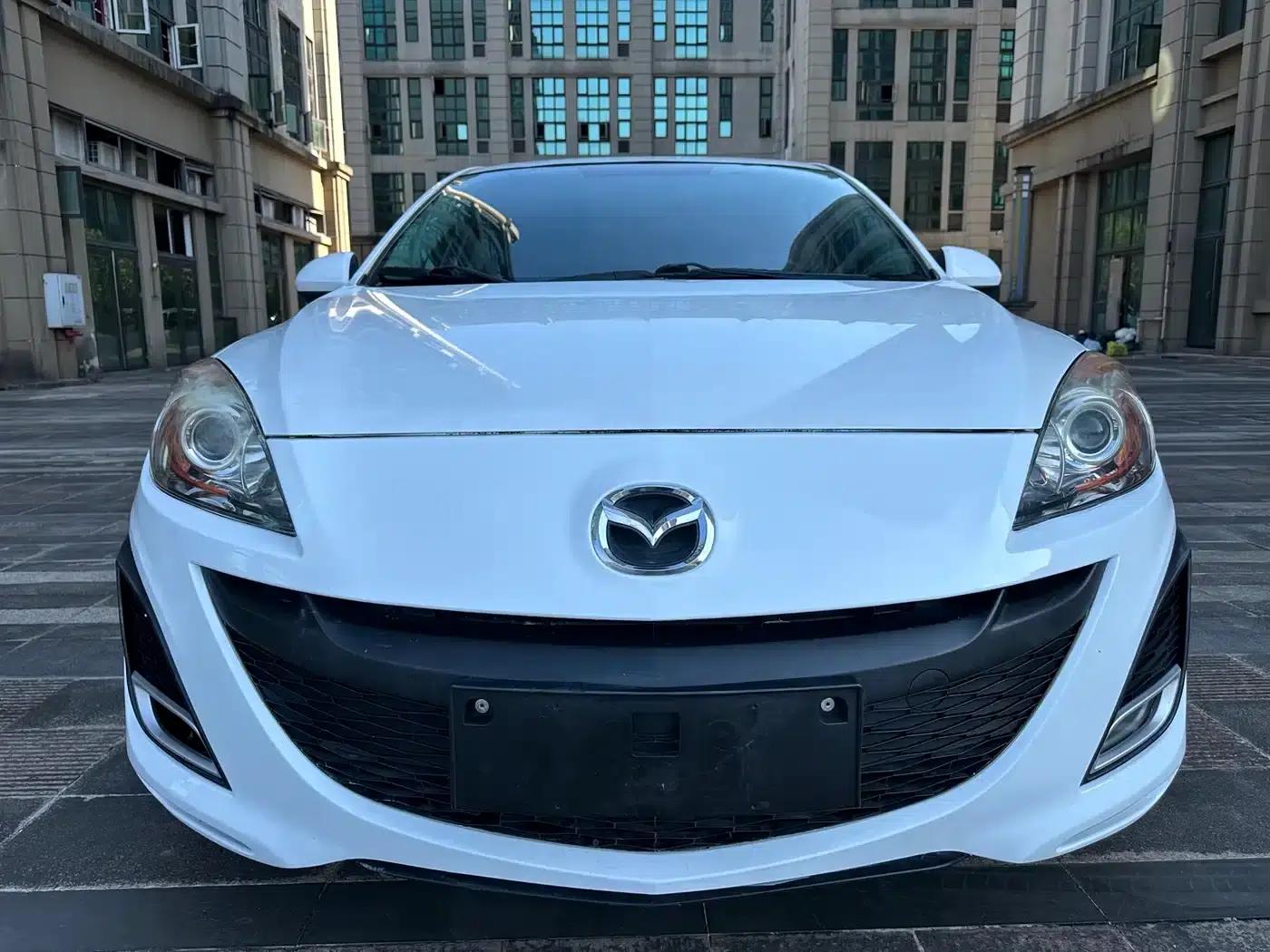 Mazda 3 Axela 2011 Sedan 1.6L Automatic Elite — миниатюра 2