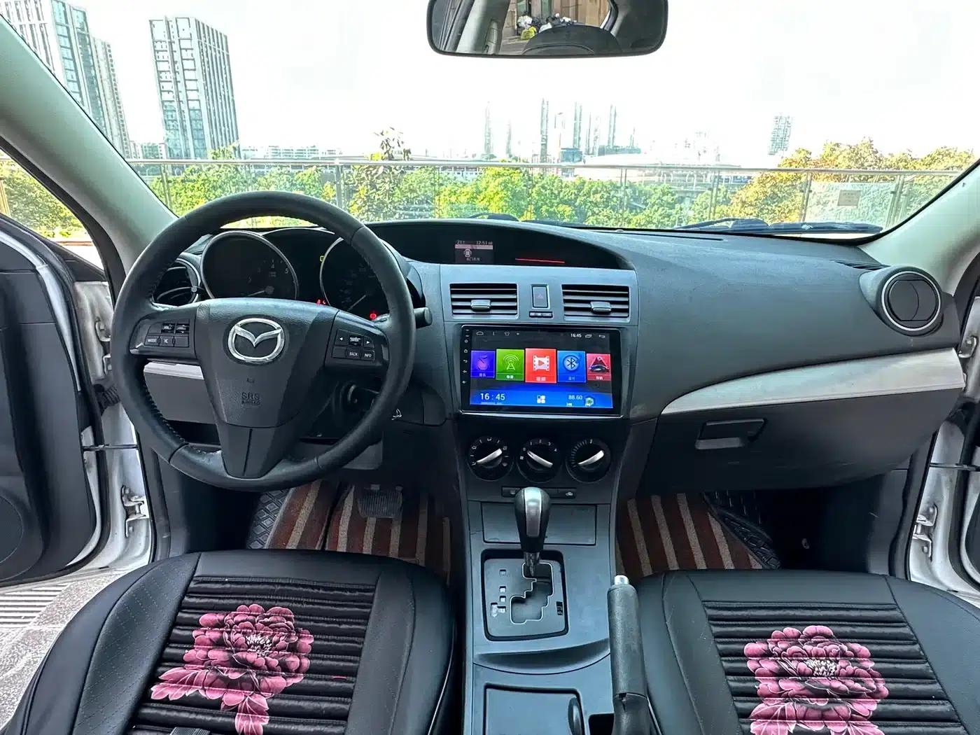 Mazda 3 Axela 2011 Sedan 1.6L Automatic Elite — миниатюра 14