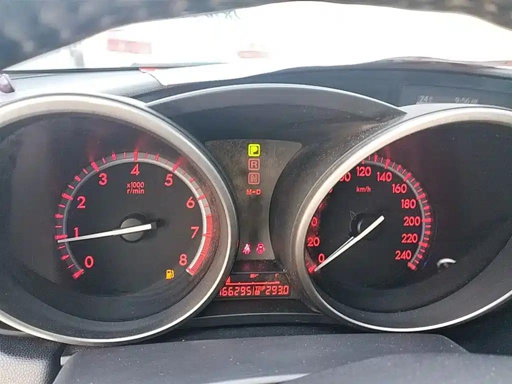 Mazda 3 Axela 2015 Sedan 2.0L Automatic Sport — миниатюра 12