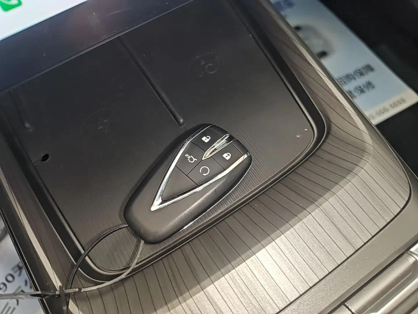 CHANGAN Eado PHEV 2025 Smart New Blue Whale 145KM Battleship Edition — миниатюра 12