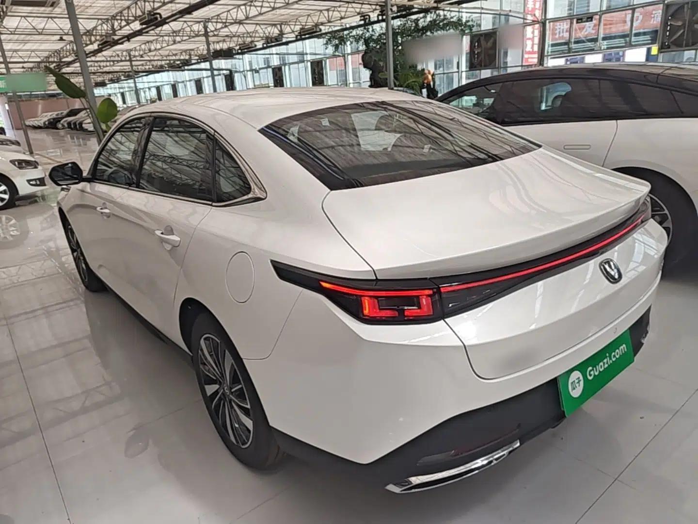 CHANGAN Eado PHEV 2025 Smart New Blue Whale 145KM Battleship Edition — миниатюра 4