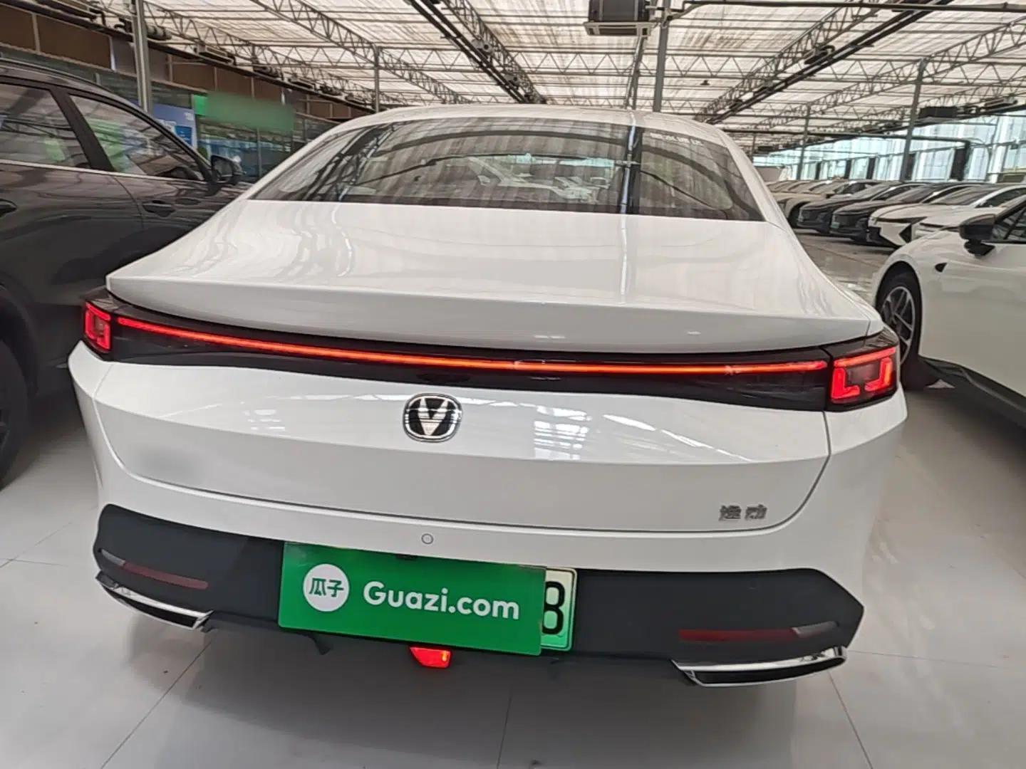 CHANGAN Eado PHEV 2025 Smart New Blue Whale 145KM Battleship Edition — миниатюра 5