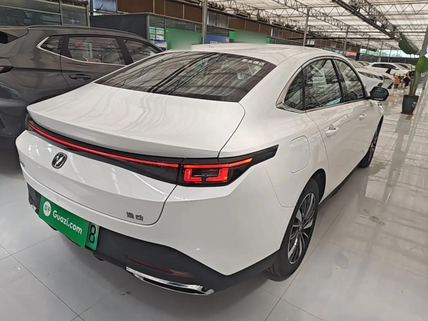 CHANGAN Eado PHEV 2025 Smart New Blue Whale 145KM Battleship Edition — миниатюра 6