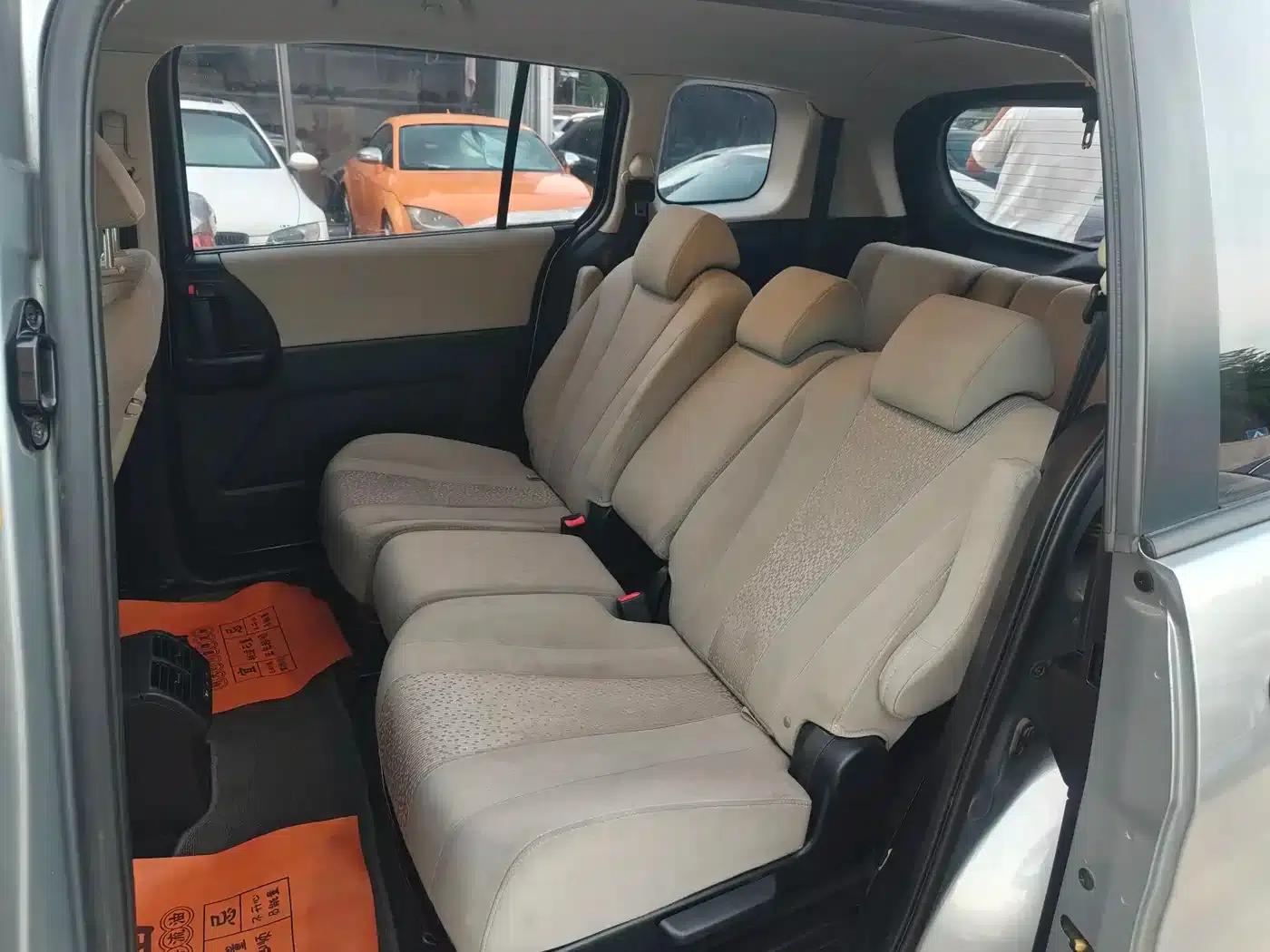 Mazda 5 2011 2.0L Automatic Comfort Model — миниатюра 9