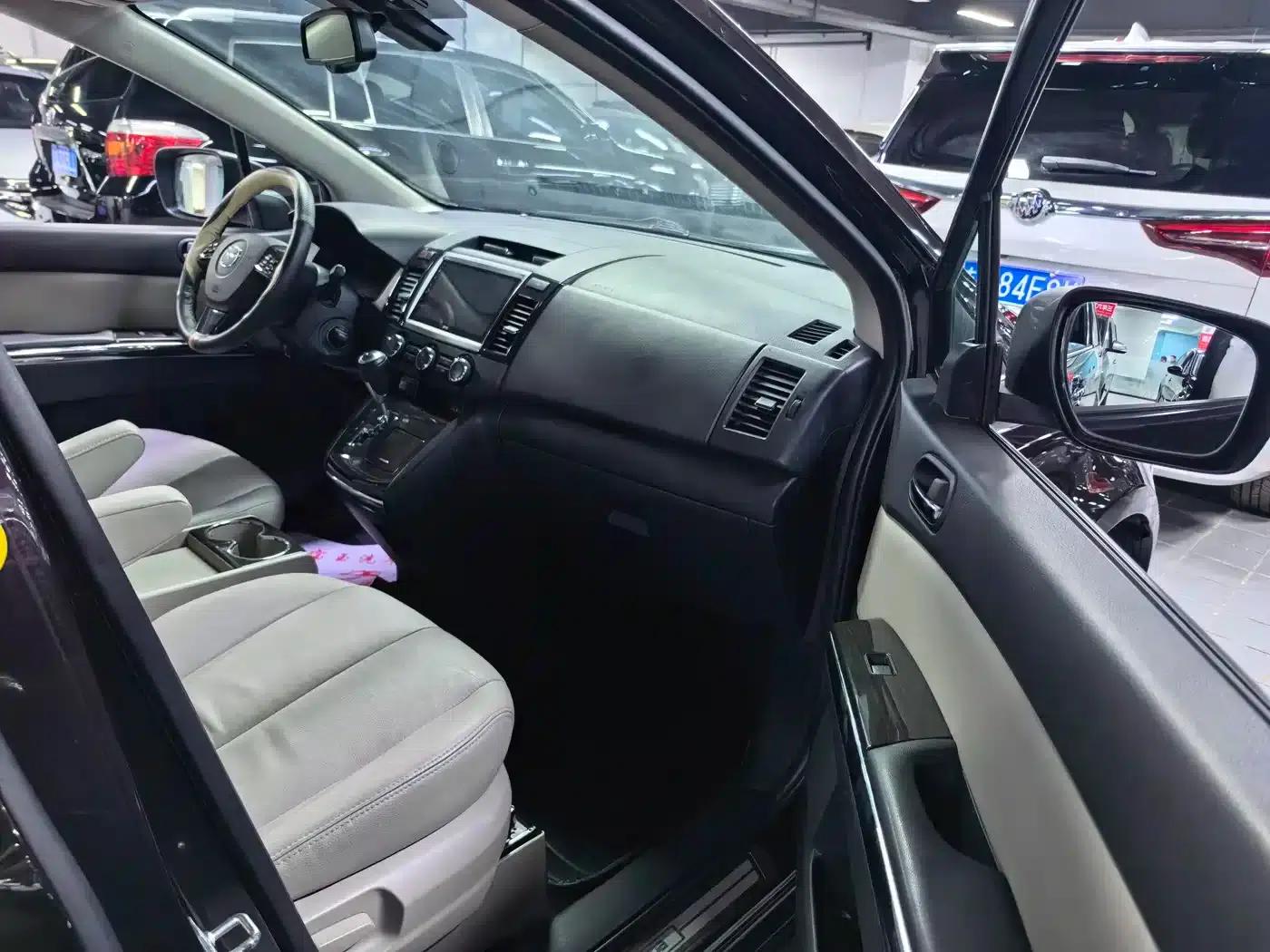 Mazda 8 2015 2.5L Navigator Edition — миниатюра 5