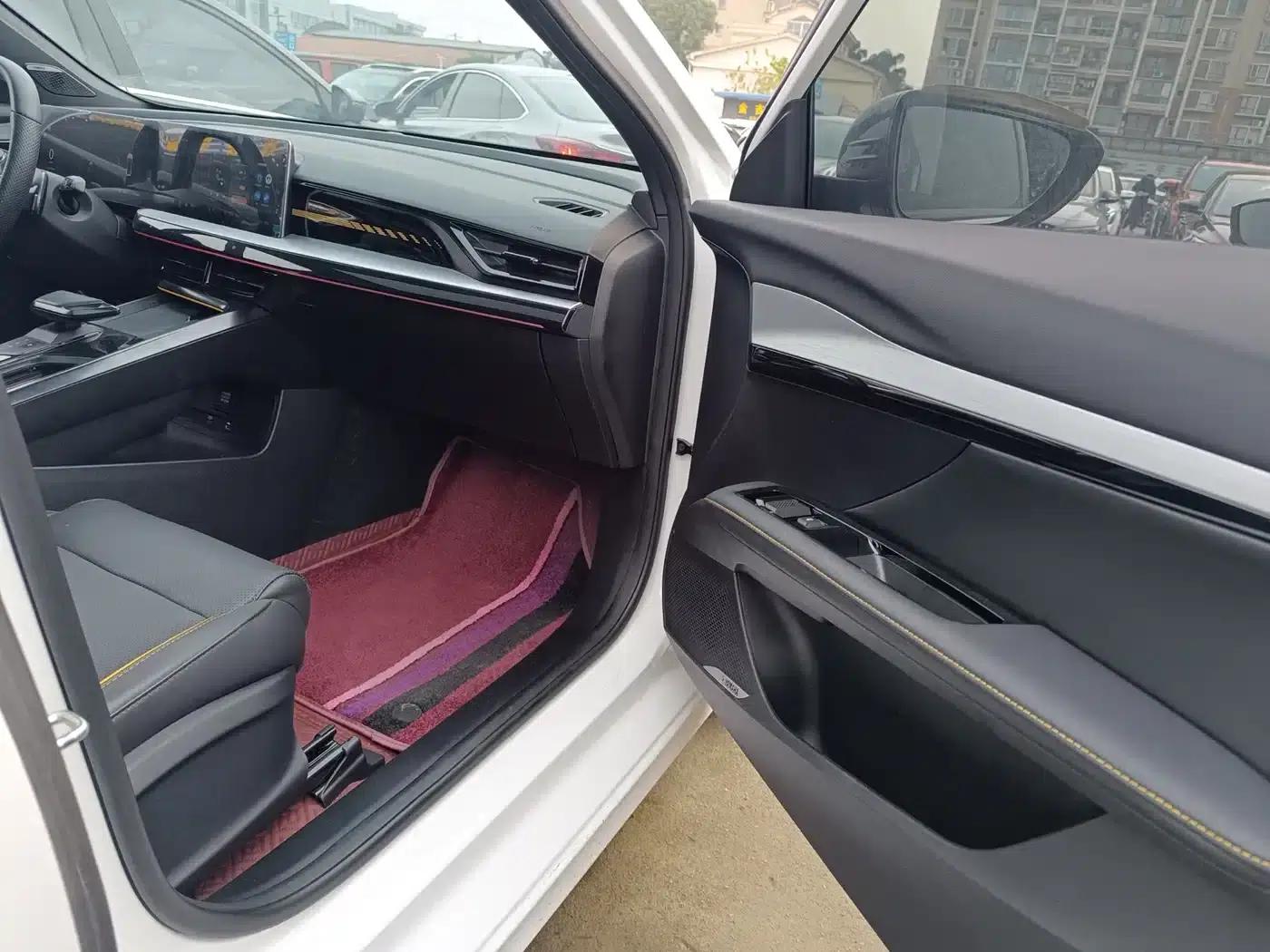 MG5 Scorpio 2022 1.5T Luxury Edition — миниатюра 12