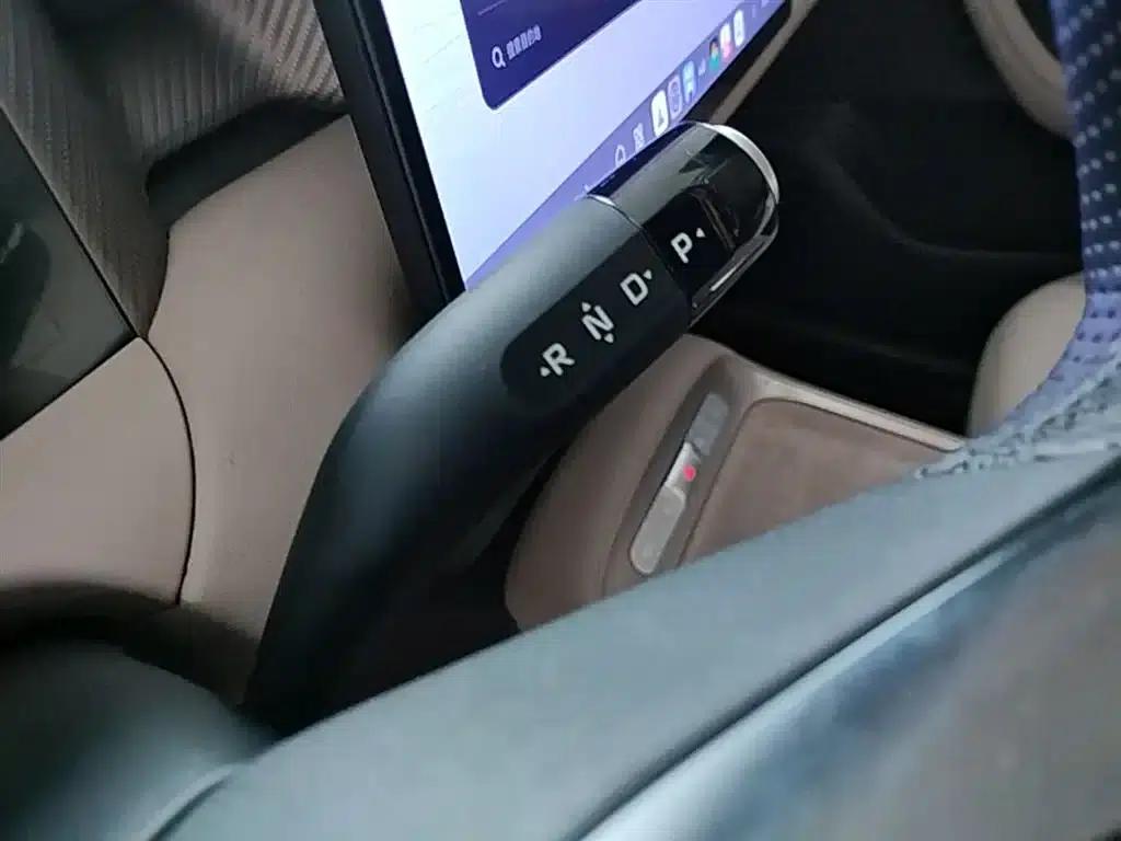 MG ES5 2025 525max Rear-Wheel Drive Intelligent Driving Edition — миниатюра 14