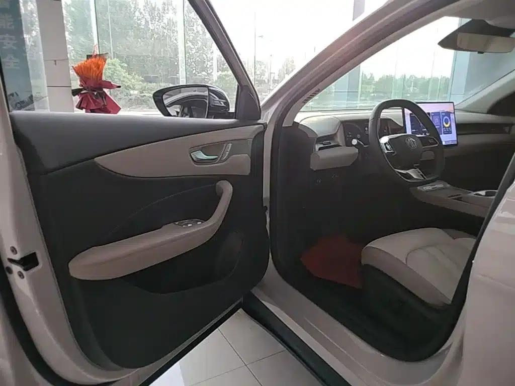 MG ES5 2025 525max Rear-Wheel Drive Intelligent Driving Edition — миниатюра 16
